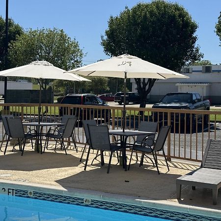 Red Roof Inn Moss Point Bagian luar foto
