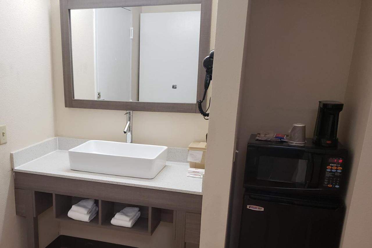 Red Roof Inn Moss Point Bagian luar foto